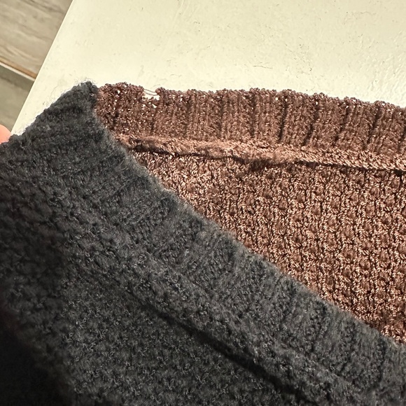 St John | Women’s Colour Block Sweater Cropped Sleeve Black and Brown Wool Blend - Picture 7 of 13